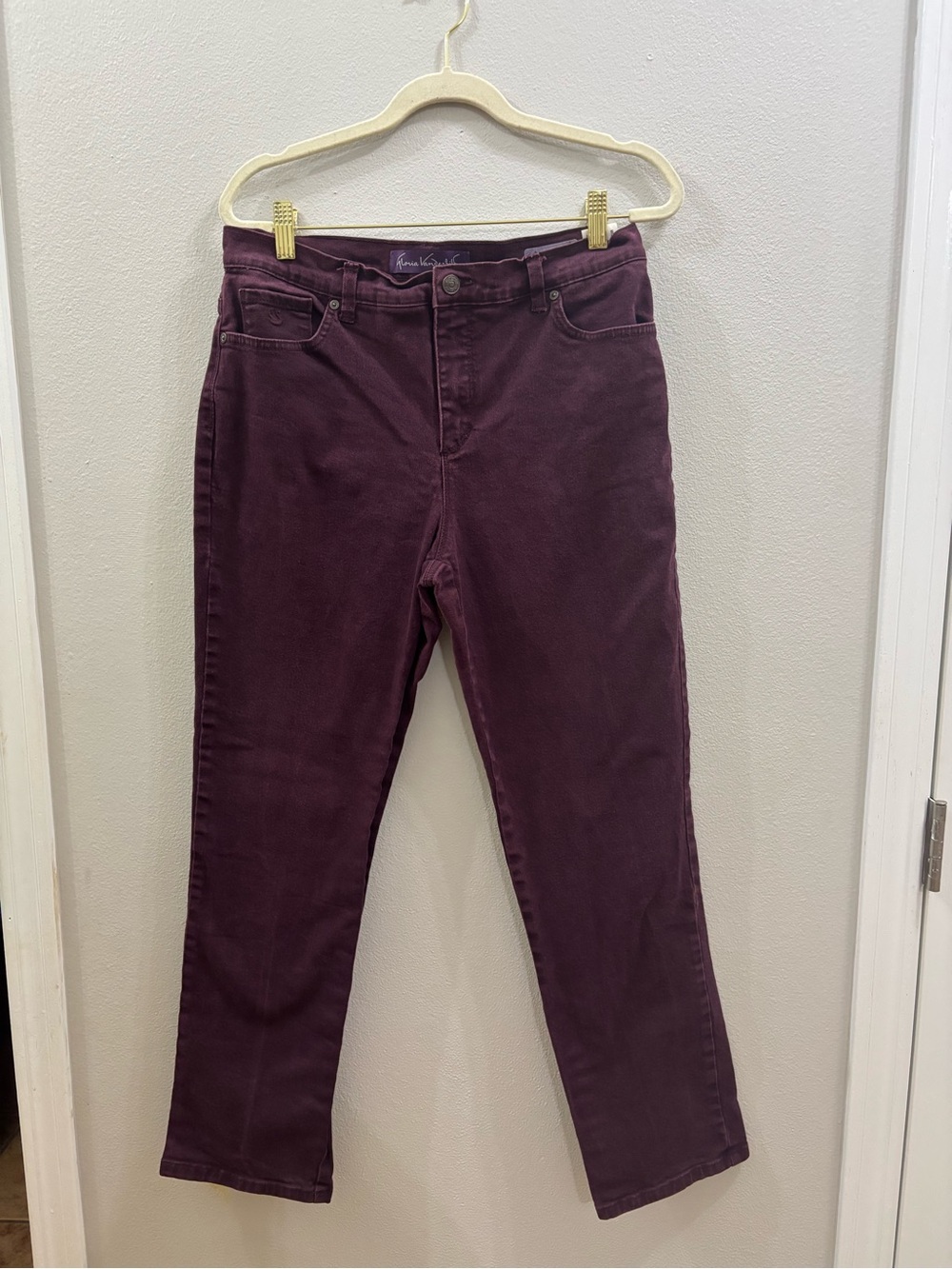 Gloria Vanderbilt Straight-Leg Jeans in Deep Plum